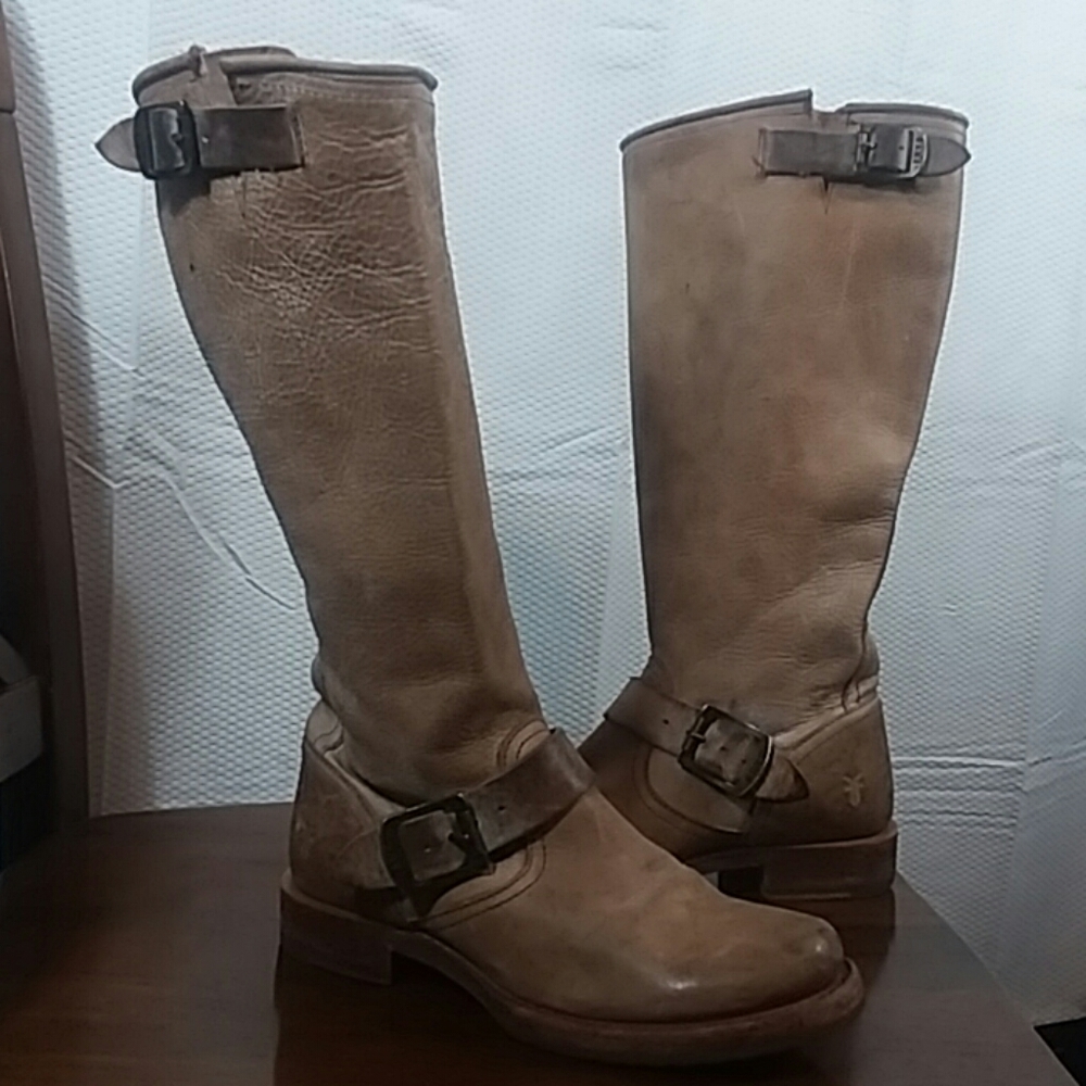 Frye tan leather boots, Size 6